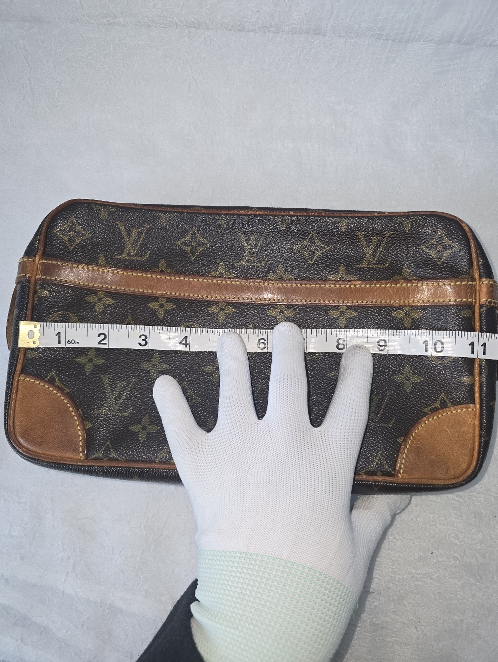 Louis Vuitton Monogram Canvas Unisex Pouch/Clutch - Picture 12 of 13